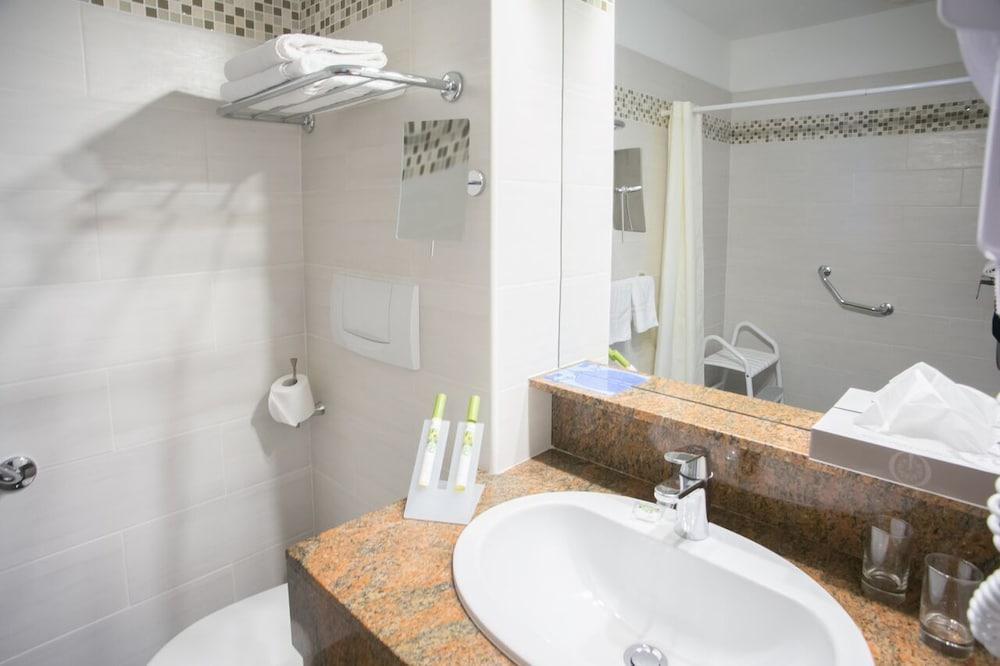 Hotel L'Arapede Коллиур Экстерьер фото